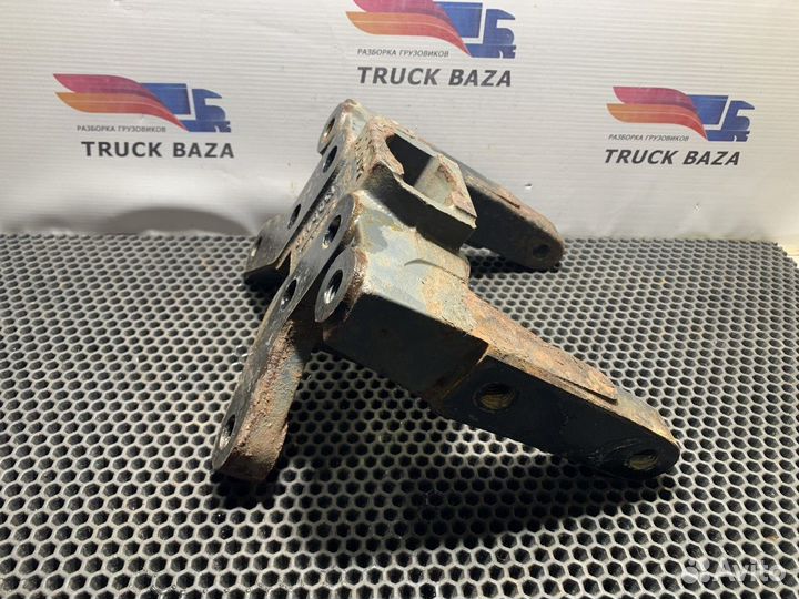 1309419 Кронштейн переднего бампера