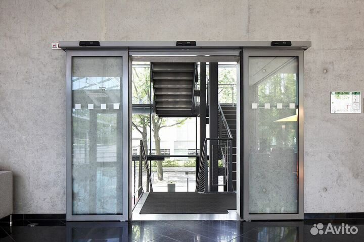 Двери раздвижные алюминиевые с электроприводом