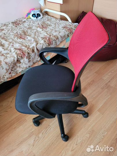 Компьютерное кресло Бюрократ