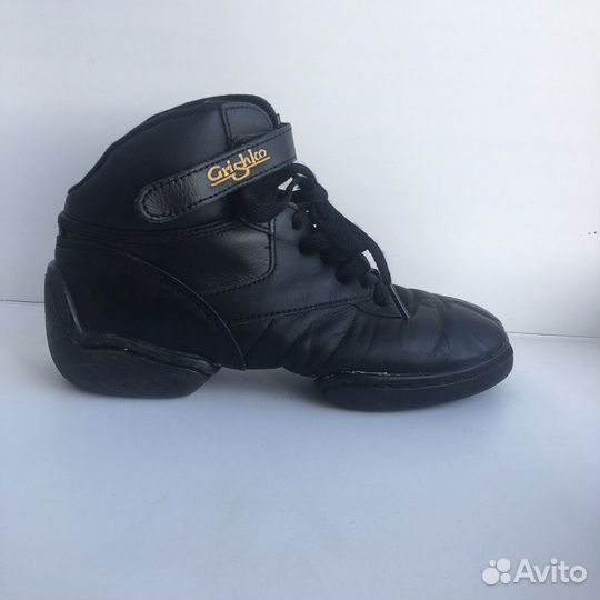 Кроссовки для танцев