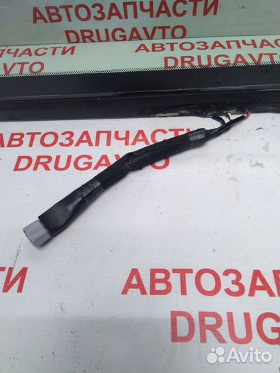 Стекло лобовое Toyota land Cruiser 200