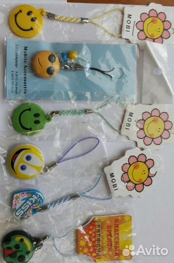 Брелоки, наклейки