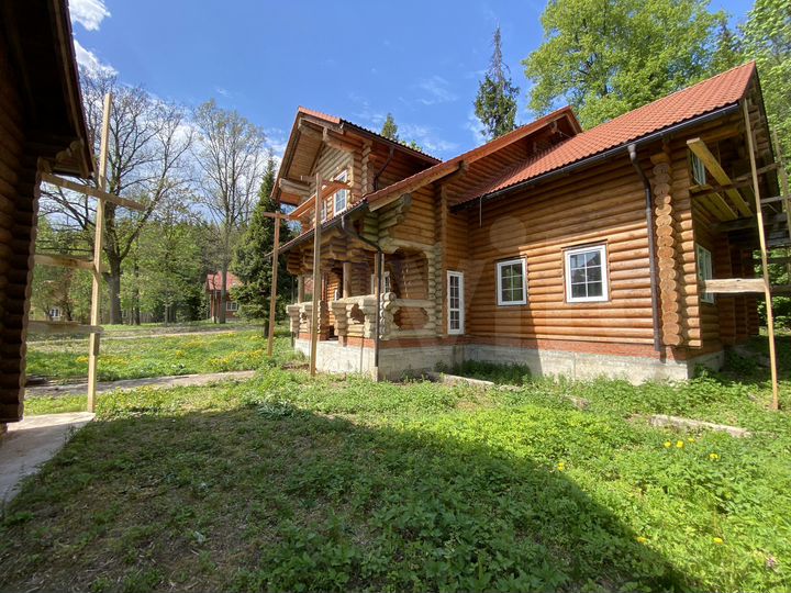 Коттедж 325 м² на участке 15 сот.