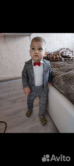 Детский костюм брючный тройка на годик