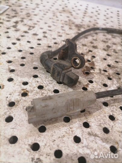 Датчик ABS Peugeot 3008 1.6 turbo ep6t