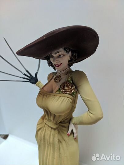 Фигурка Леди Димитреску Resident Evil Обитель Зла