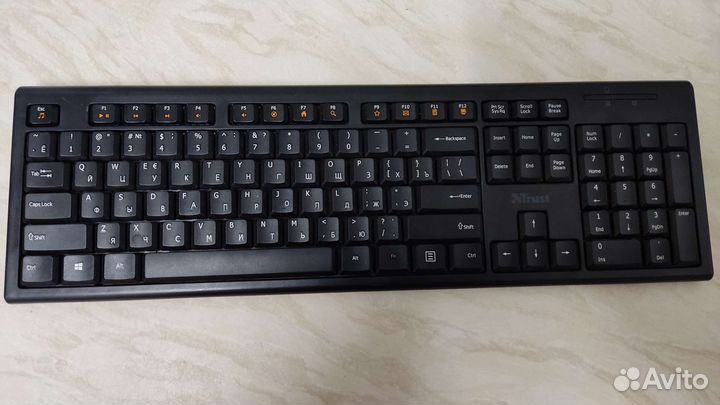 2 Клав., панель для ноутбука, ж. диск не работают