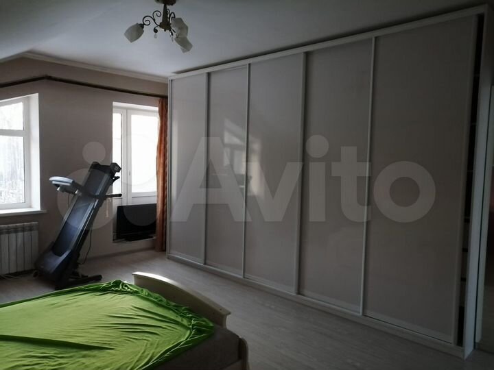 Коттедж 193 м² на участке 5 сот.