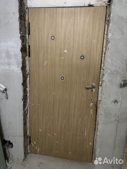 Дверь входная металлическая