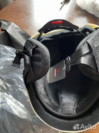 Горнолыжный шлем