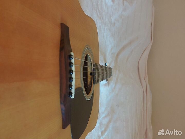 Акустическая гитара