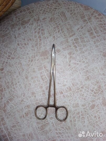 Зажим хирургический