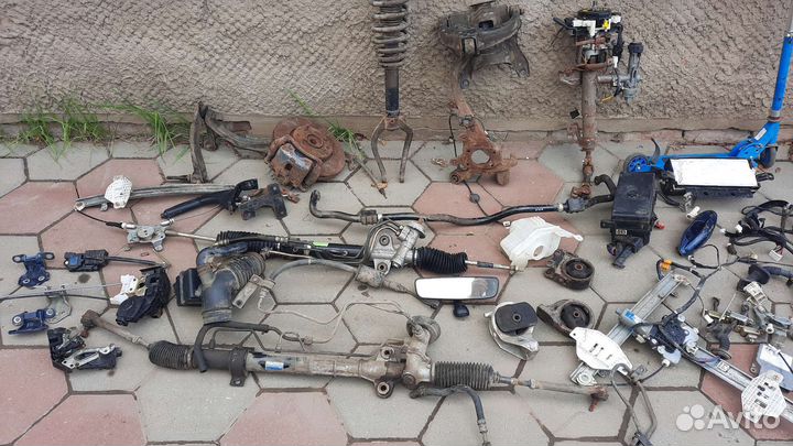 Продам запчасти на хундай соната