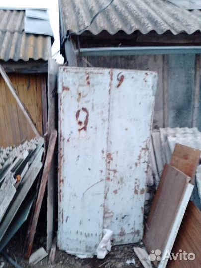 Железная дверь