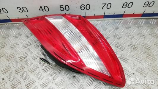 Фонарь задний правый mercedes benz C-class W204 (L