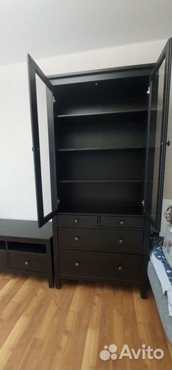 Шкаф IKEA hemnes / шкаф витрина