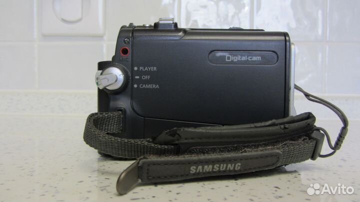 Видеокамера Samsung VP-D451