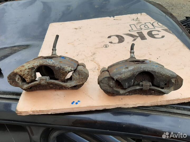 Передние тормозные суппорта Renault 21