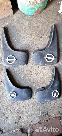 Брызговики универсальные