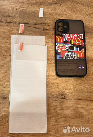 Чехол на iPhone 12 и защитные стекла