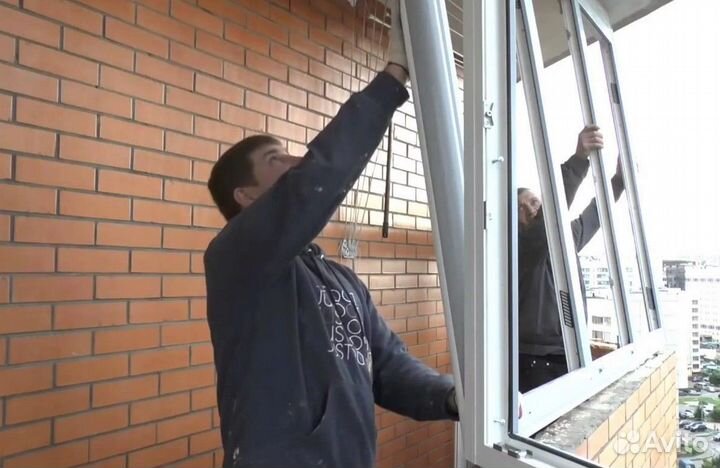 3-х створчатое окно (1400*1200) Rehau, Roto