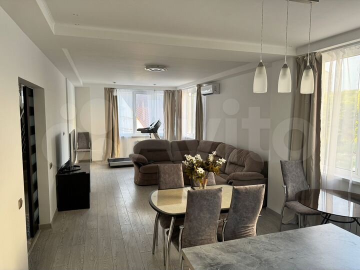 Дом 156 м² на участке 4 сот.