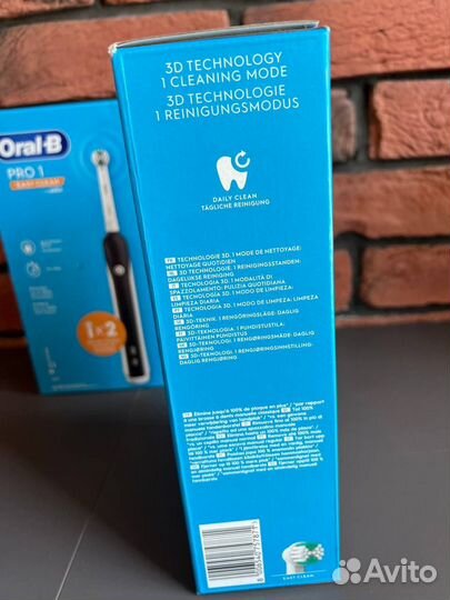 Электрическая зубная щетка Braun Oral-B Pro1