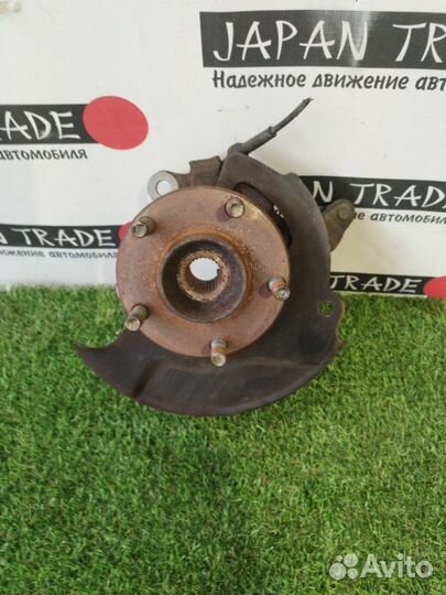 Ступица передняя правая Nissan Serena C24 QR20DE