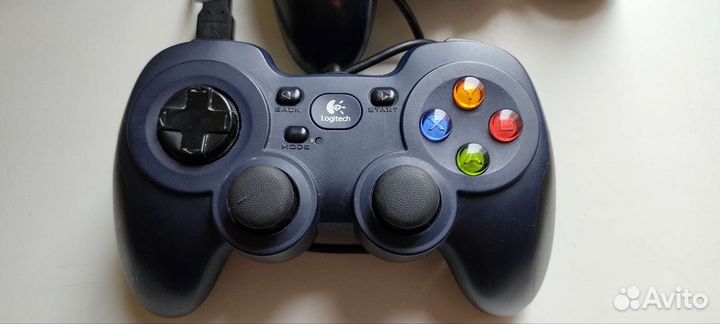 Геймпад Logitech