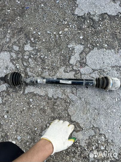 Привод передний правый VW passat B6 1KO407272FS