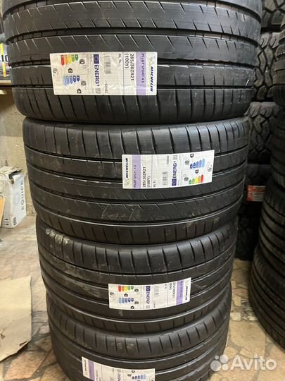 Michelin Pilot Sport 4 S 275/30 R21 и 285/30 R21