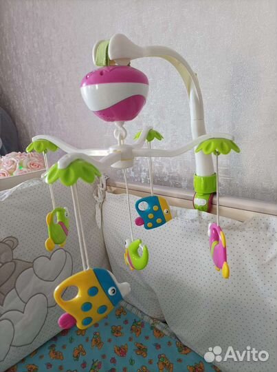 Музыкальная карусель на кроватку