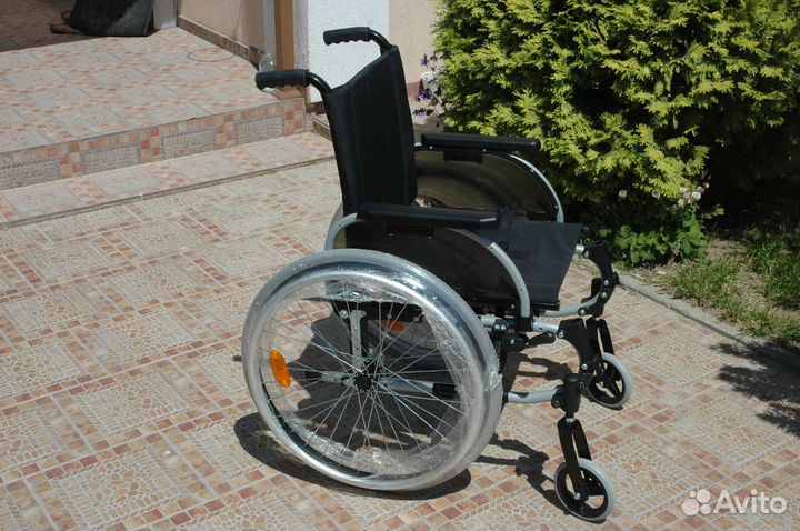 Кресло коляска для инвалидов