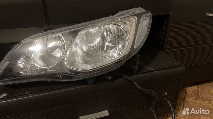 Фара передняя левая