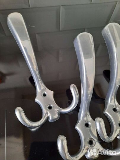 Крючок настенный