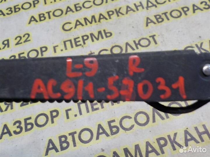 Поводок стеклоочистителя передний левый Mitsubish