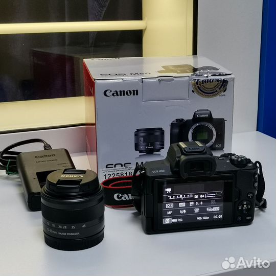 Фотоаппарат Canon EOS M50 Kit 15-45mm IS STM