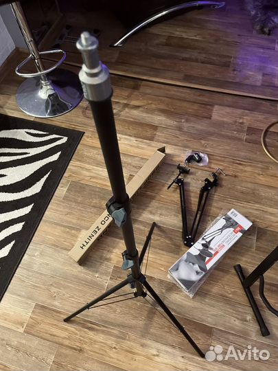 Стойка,пантограф,подставка для гитары