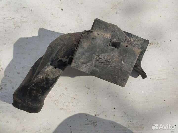 Резонатор воздушного фильтра Митсубиси Галант 7