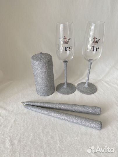 Свадебные свечи и бокалы в блестках