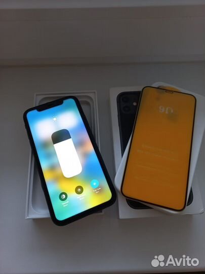 Телефон iPhone 11 состояние нового