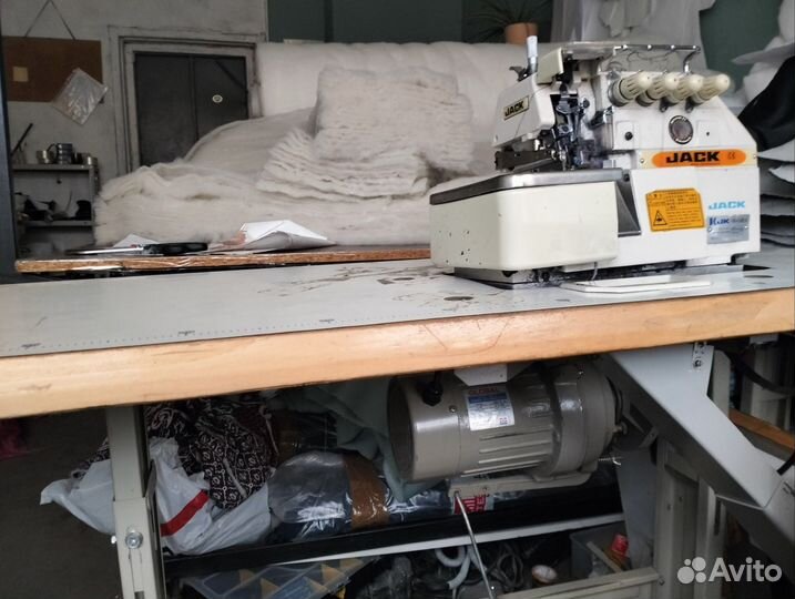 Швейная машинка jack