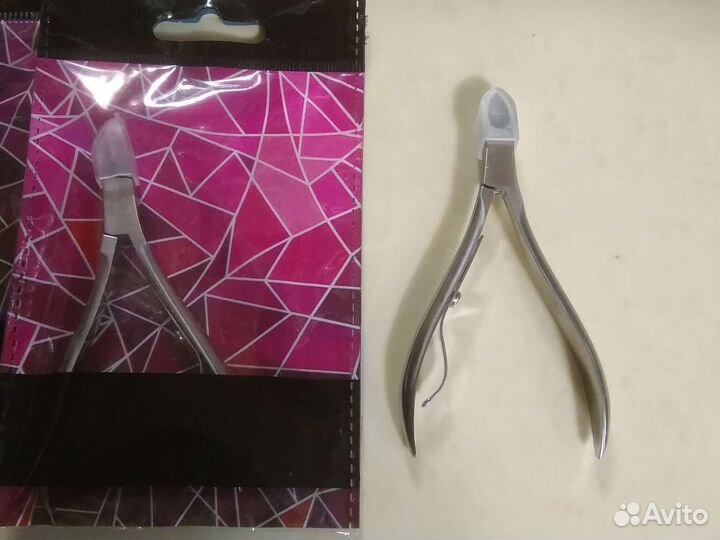 Кусачки новые для маникюра