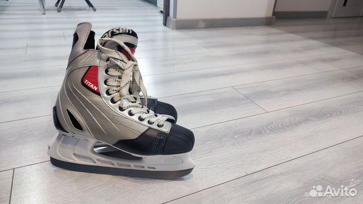 Коньки хоккейные 42 размер