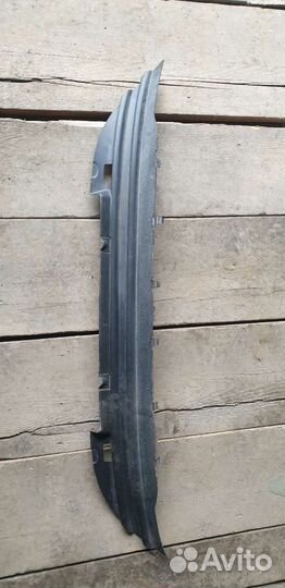 Решётка в бампер, центральная. Пежо 308