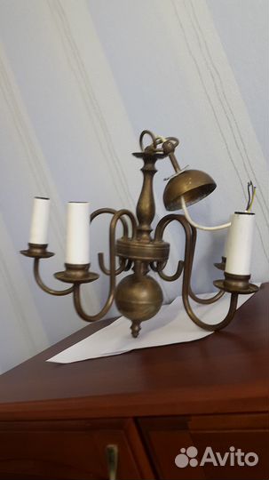 Красивая старинная пяти рожковая люстра