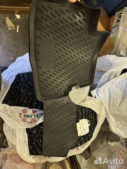 Автомобильные коврики резиновые