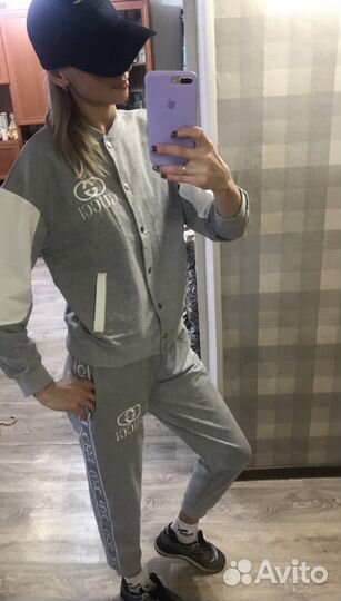 Спортивный костюм женский