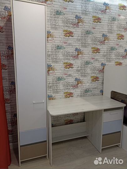 Письменный стол