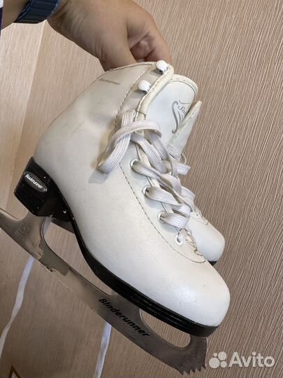 Продам фигурные коньки
